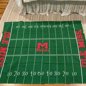 Ole Miss table cover